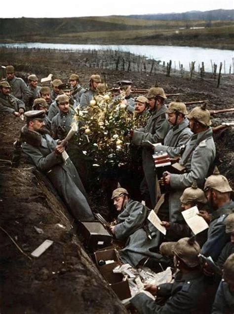In 1914 During Wwi 100 000 British And German Troops Called A Ceasefire Soldiers Decorated