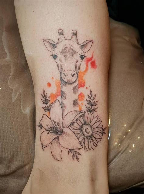 30 Beautiful Giraffe Tattoos For Your Next Ink Xuzinuo Page 26