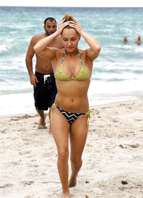 Hayden Panettiere Wearing A Bikini At Hollywood Beach Porn Pictures