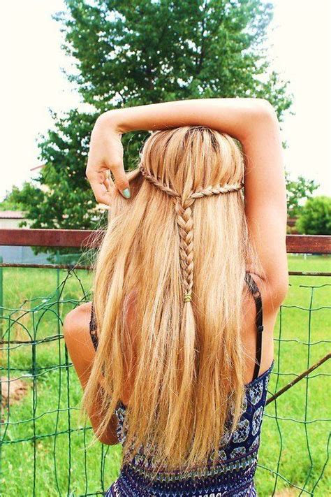 Boho Chic Long Blonde Hairstyle With Braid Styles Weekly
