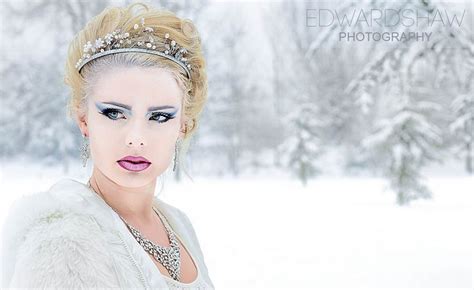 Pin By Rada Рада ЦГ🇷🇸🇲🇪☦️ On Snow Queen Снежна Краљица Queen Makeup