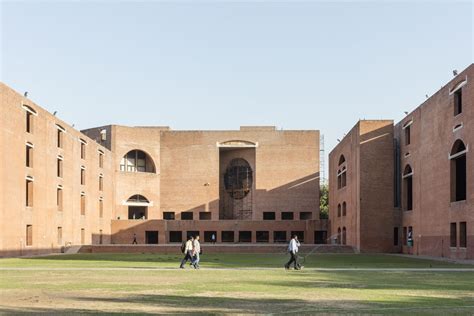 Mim works to achieve professional career aspirations & organisational goals through immersive learning initiatives & training strategies. Louis Kahn > Indian Institute of Management | HIC Arquitectura