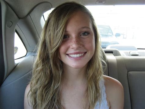 Pretty Freckled Girl In The Backseat Beaut F Minin Femelle