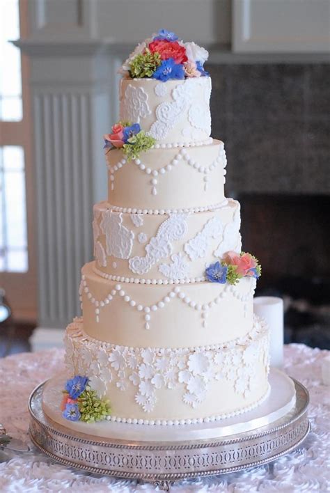 Elegant Fondant Lace And Buttercream Wedding Cake Cakesdecor