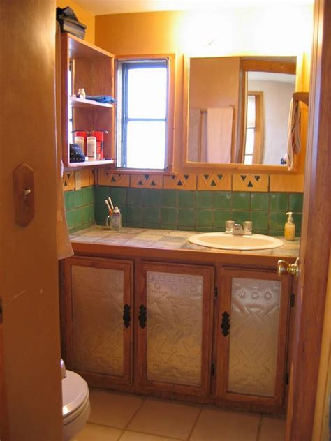 Paint the room a soothing color, and find towels and shower curtains that coordinate. Traditional Southwest Mobile Home Decor - Mobile Home Remodel