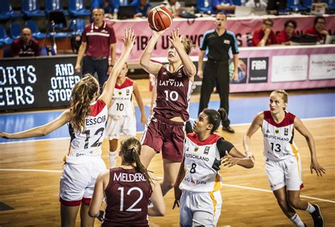 Indiana Womens Basketball On Twitter Aleksa Gulbe Helps Latvia 🇱🇻 To A 2 1 Group Play Record