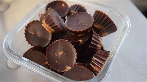 How many ounces of peanuts are in 1/3 us cup? Homemade Reeses's Peanut Butter Cups | Healthier and ...