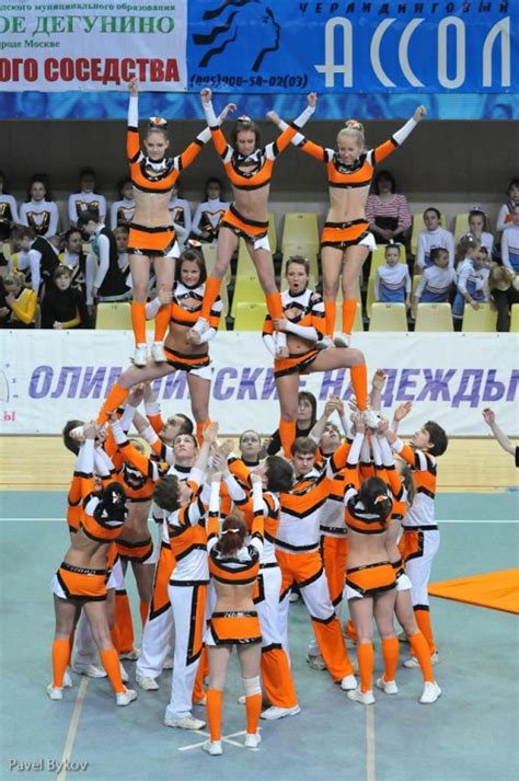 Welcome To Funnydust Hot Russian Cheerleaders Show A Master Class At