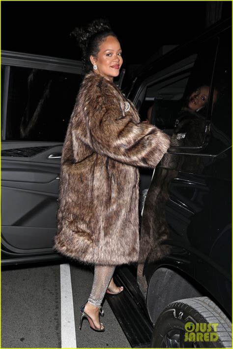 Photo Rihanna Fur Coat For Dinner In Santa Monica 05 Photo 4940429