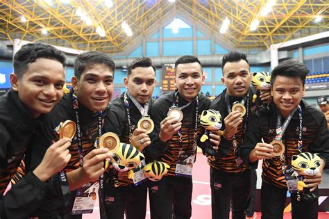 From the philippines won the gold medal in the men's recognized individual poomsae event. Diari Sharon Wee (KL2017) - Emas pertama Malaysia di Sukan ...