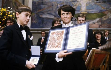 Były prezydent i laureat nagrody nobla lech wałęsa zaapelował o uwolnienie reżysera ołeha sencowa. Napi érdekes - 197 - RITKÁN LÁTHATÓ TÖRTÉNELEM