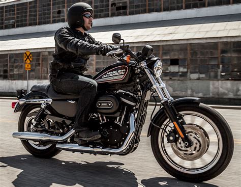 9standard and optional wheels may vary by country and region. 2014 Harley-Davidson Sportster 883 Roadster - Moto ...