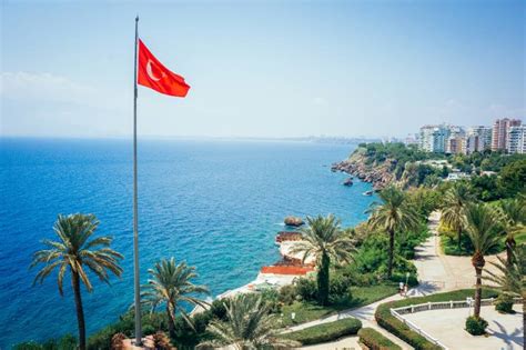 Kaum in der türkei, in alanya angekommen, mache ich mich auf den weg durch die stadt um die nötigen urlaubsaccessoires zu kaufen. Trotz Krise: Deutsche machen weiter Urlaub in der Türkei ...