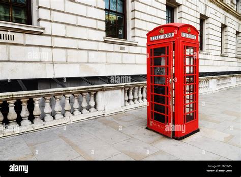 Rote Telefonzelle Mit Big Ben Fotos Und Bildmaterial In Hoher