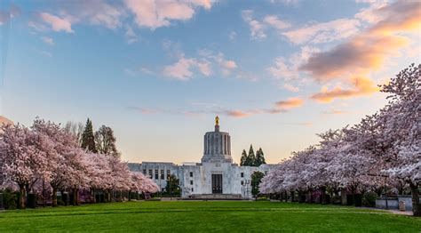 Oregon State Capitol Salem Stock Photo Download Image Now Istock