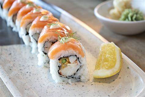 Lokal sushi king umiejscowiony na ulicy józefowskiej 95 w katowicach. 11 Best Sushi Restaurants in Metro Phoenix in 2020 ...