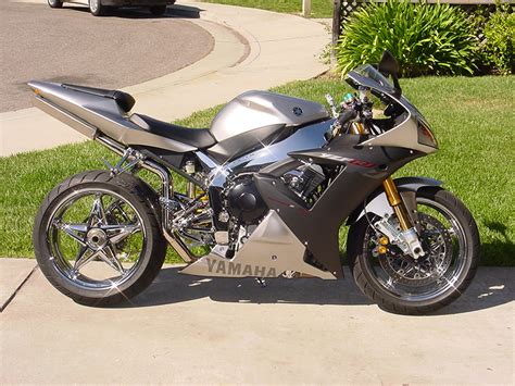 One Of The Best Looking R1s Ive Seen Yamaha R1 Forum Yzf R1 Forums