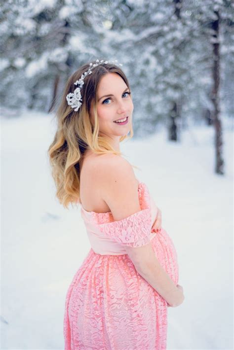 Winter Wonderland Maternity Art Of You Photography In 2020 Winter Maternity Photos