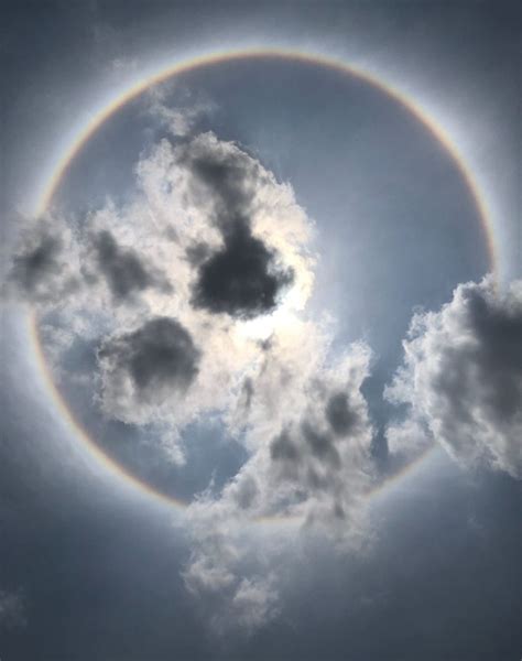 Earthsky What Makes A Halo Around The Sun Or Moon In 2021 Ring