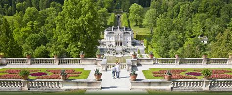 Es erwartet sie ein gepflegtes haus in bester lage mittenwalds, absolut ruhig und zentral. Schloss Linderhof