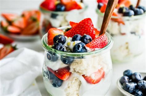 This Angel Food Cake Parfait Recipe Is The Perfect Summertime Treat