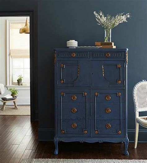 What color is joanna gaines master bedroom? Learn which colors Joanna Gaines predicts will be big in ...