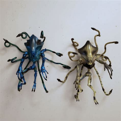 Id4 Independence Day Alien Set Of 2 Loose Action Figure Toys