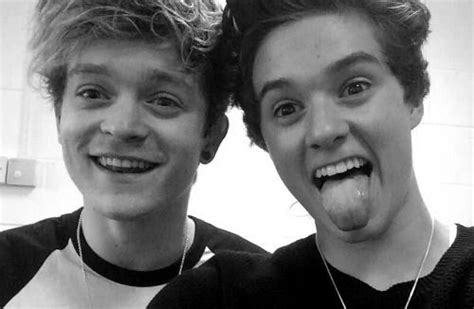 Connor Ball And Bradley Simpson ️ ️ ️ ️ Meet The Vamps Somebody To You