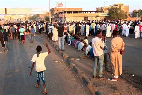 As is orang ramai in english? Orang ramai berarak di Sudan bantah kematian penunjuk ...