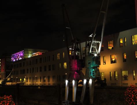 An einer rohrleitung sei flüssiggas ausgetreten, sagte martin halama, geschäftsführer. Neusser Hafen bei Nacht Foto & Bild | architektur ...