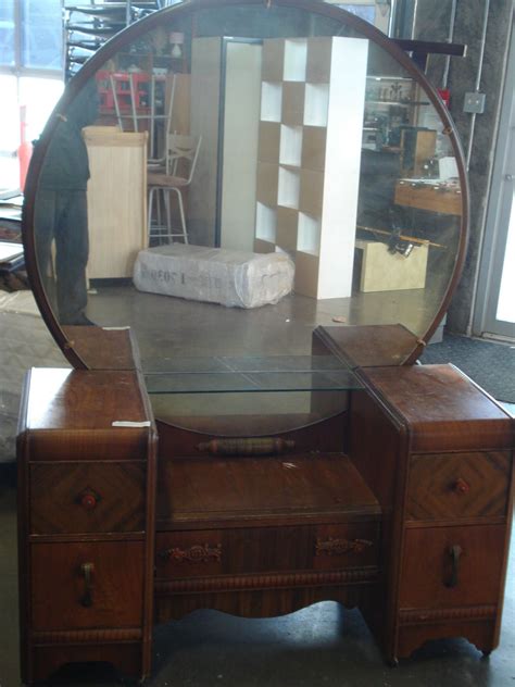 I hope you all enjoy!let's be. VINTAGE WATERFALL VANITY DRESSER WITH MIRROR AND ...