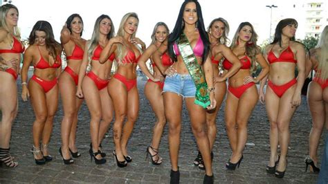 Las Candidatas A Miss Bumbum Mostraron Sus Cuerpos En Bikini En La My