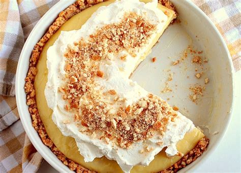 banana pudding pie with nilla wafer crust | Banana pudding, Homemade banana pudding, Banana ...