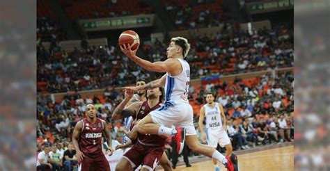 29 de julio de 2001. Americup, baloncesto: Argentina remonta 22 puntos y vence a Venezuela