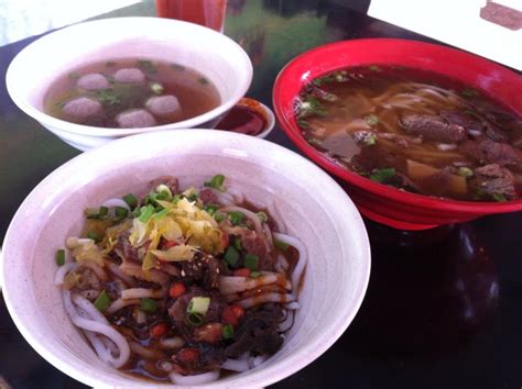 I prefer the wet market's flavour. Dine with Mr Y: 溢记牛腩粉 - Yee Kee Beef Noodle