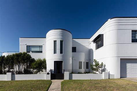 Photo 5 Of 11 In A Heritage Art Deco House In Australia Gets A Modern