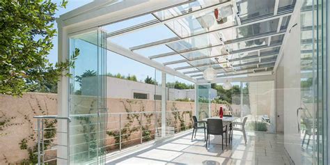 Tettoie e coperture in legno, plexiglass, ferro e policarbonato. pergola veranda in alluminio con tetto mobile in vetro ...