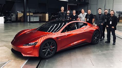 Well, the tesla roadster has almost all of those aspects covered. Tesla Roadster e intervista Franz von Holzhausen ...