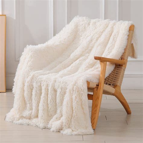 11 Best Fall Blankets For Your Home In 2023