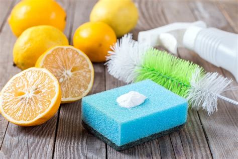 8 Potentes Hechos En Casa Productos De Limpieza Para Limpiar Su Entero