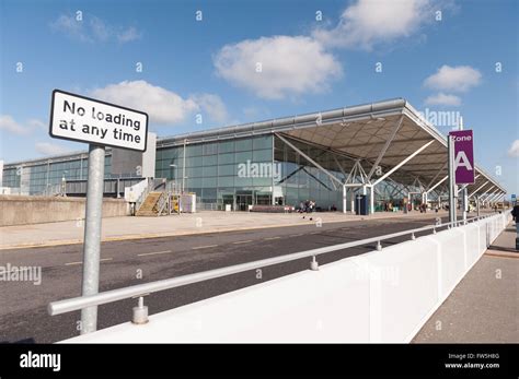 Airport Drop Off Parking High Resolution Stock Photography And Images