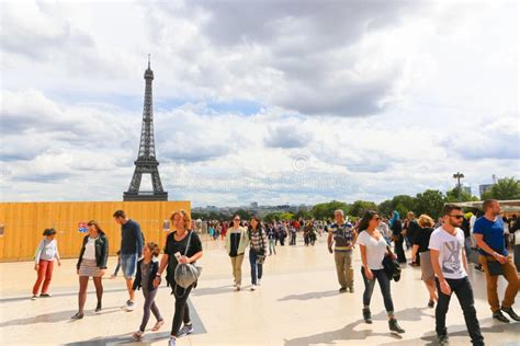 Tourists Enjoy At Eiffel Tower Paris Editorial Photo Image Of Head