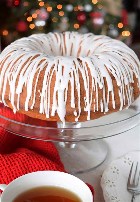 The best front porch decorating ideas for every month of the year. Christmas Cherry Butter Bundt Cake - Lord Byron's Kitchen