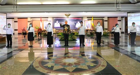 Perlu diketahui rencananya cpns 2021 akan dibuka sekitaran bulan maret 2021, tetapi bisa maju dan pasti bisa mundur, sebab sampai saat ini bkn masih menagih pemda untuk segera merampungkan formasi apa saj yamg harus diajukan. Pesan untuk CPNS di Jateng, Ganjar: Jangan Umpetan ...