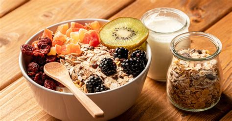.estrenimiento fuerte y me han mandado a comer fibra para ayudar a que mis movimientos. Alimentos ricos en fibra: ¿Qué es y para qué sirve la fibra? Tres recetas para el estreñimiento ...