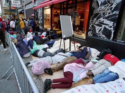 Migrants Sleep Outside As New York Mayor Says City Is Full Americas