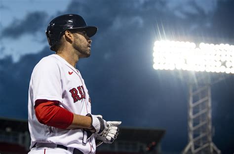 Red Sox Jd Martinez Leaning Toward Opting In For Next Season