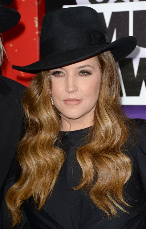 Последние твиты от lisa marie presley (@lisapresley). Lisa Marie Presley Talks New Music, Tour and Elvis | Luka ...