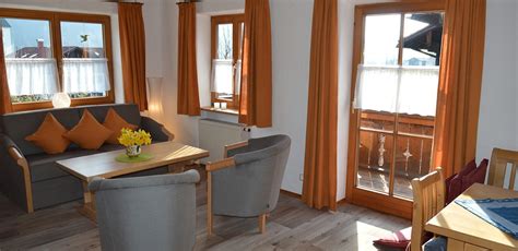 Candeloro fiumara | region stuttgart | einkauf bei süd west haus& grundbesitz gmbh | 500+ kontakte | vollständiges profil von candeloro auf linkedin anzeigen und vernetzen Ferienwohnung 2 - Süd-West - Haus Ingrid Beßler