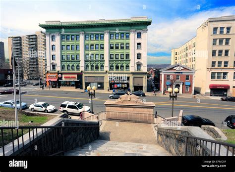 South Broadway Near Getty Square Yonkers New York Stock Photo Alamy